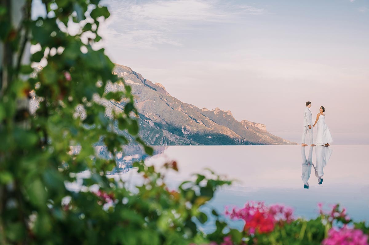 romantic wedding at belmond Hotel Caruso - infinity pool