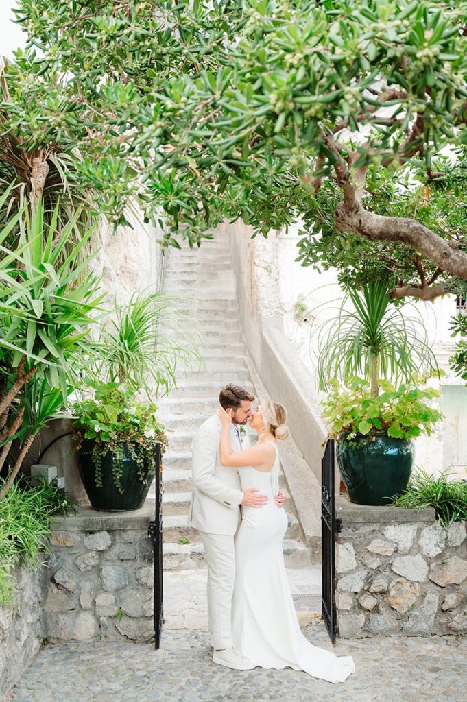 elopement in positano with boat trip