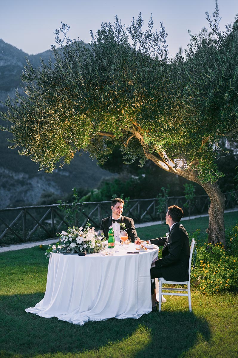 wedding at Sant'Eustachio ruins | Emiliano Russo | santeustachio ruins wedding dinner 2 25 | A wedding at sant'Eustachio ruins is a journey from Ravello to Scala in Amalfi Coast for those who deeply love discover the Italian culture