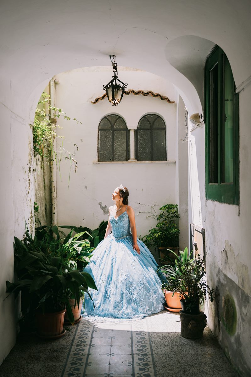 Amalfi Coast quinceañera photo shooting