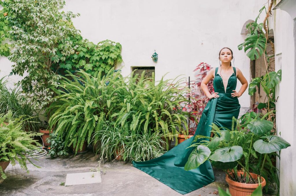 Amalfi Coast quinceañera photo shooting